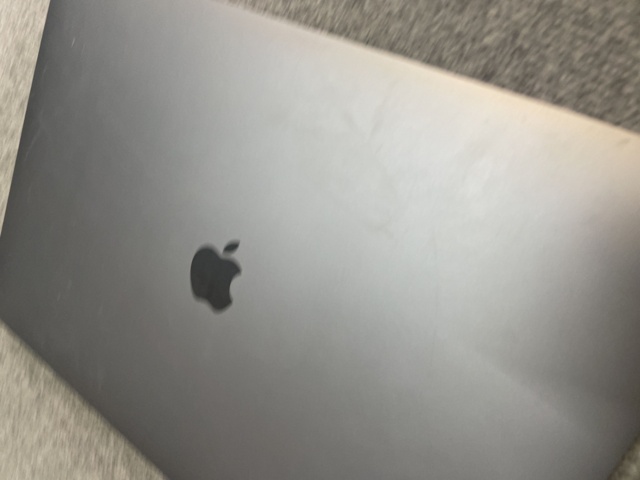 1110417-7 MacBook Pro laptop