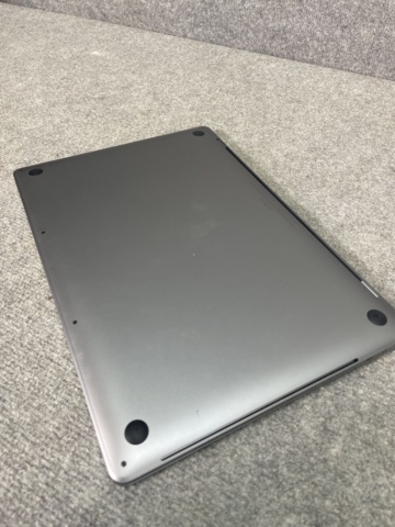 1110417-8 MacBook Pro laptop