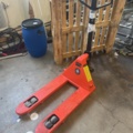 1051802-1 Pallet truck 2000 kg