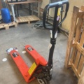 1051802-2 Pallet truck 2000 kg