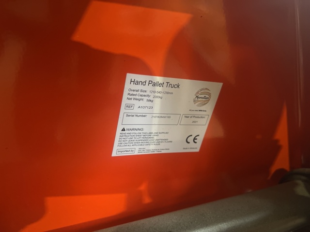 1051802-3 Pallet truck 2000 kg