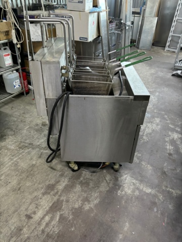 899804-4 Frymaster double fryer, 4 baskets