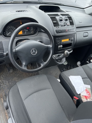 1051821-24 Mercedes-Benz Vito 110 CDI 2.8t - 2012