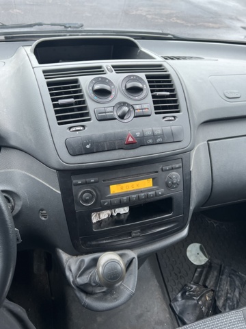 1051821-26 Mercedes-Benz Vito 110 CDI 2.8t - 2012