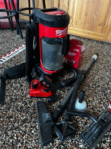 1144995-12 Backpack vacuum cleaner, Milwaukee M18 FBPV with battery and accessories