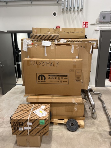 1051826-20 Lot with spare parts stock for Fiat, Jeep, Alfa Romeo and more