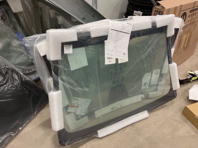 1051826-24 Lot with spare parts stock for Fiat, Jeep, Alfa Romeo and more