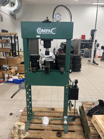 1051839-1 Verkstadspress Compac