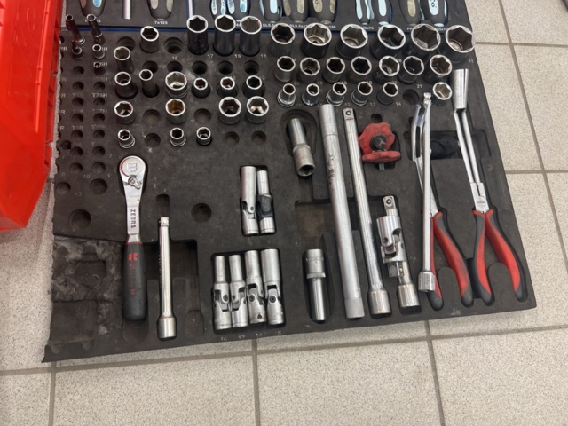 1051871-2 Efforts with various tools