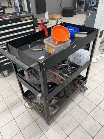 1051863-1 Verktygsvagn med innehåll