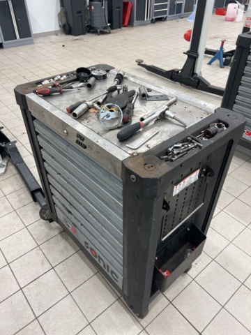 1051864-1 Tool Cart with Contents - Sonic S9