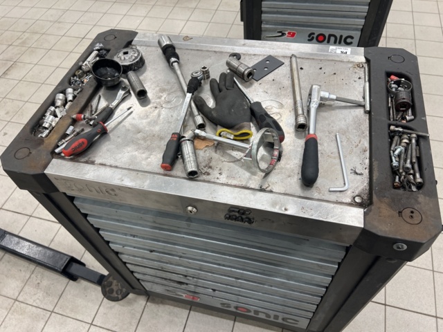 1051864-2 Tool Cart with Contents - Sonic S9