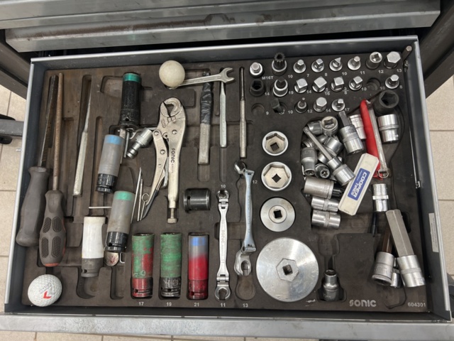 1051864-8 Tool Cart with Contents - Sonic S9