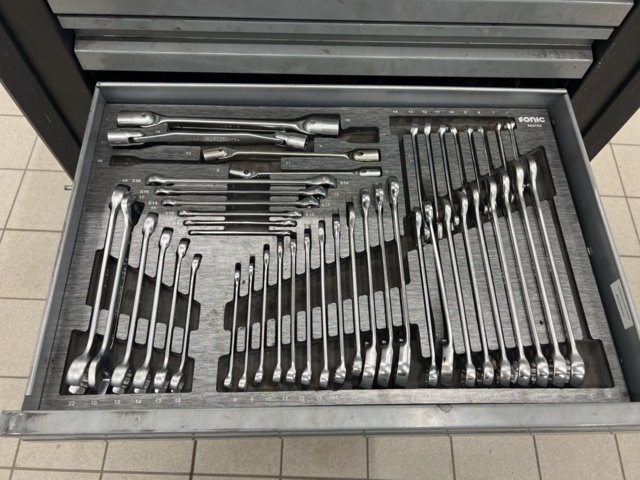 1051865-4 Tool Cart with Contents - Sonic S9