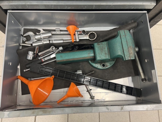 1051865-9 Tool Cart with Contents - Sonic S9