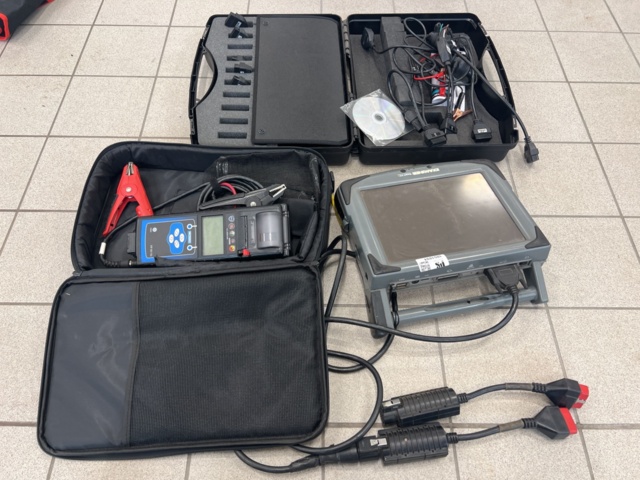 1051894-1 Diagnostic tools and connectors