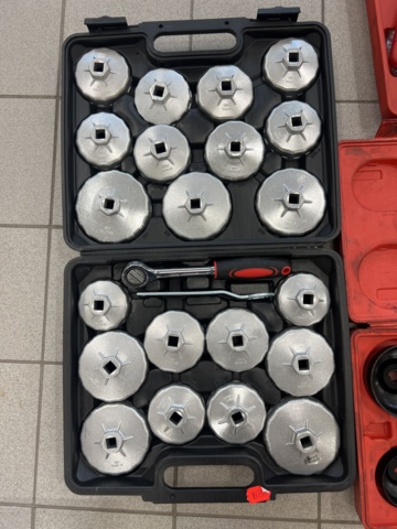 1051901-2 Special pullers and tools