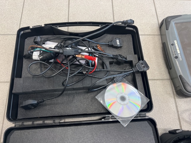 1051894-10 Diagnostic tools and connectors