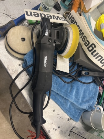 1051932-2 Workbench, vacuum cleaner, polishing machine and consumables