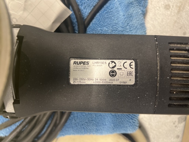 1051932-3 Workbench, vacuum cleaner, polishing machine and consumables