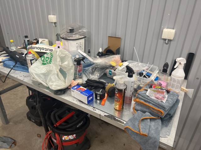 1051932-5 Workbench, vacuum cleaner, polishing machine and consumables