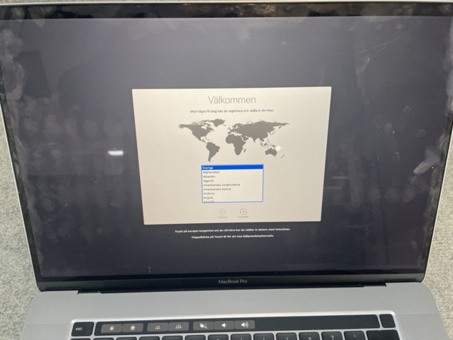 1110417-3 MacBook Pro laptop