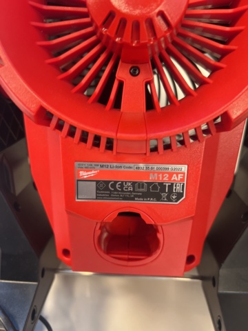 1051960-5 Compressor & fans with accessories - Milwaukee