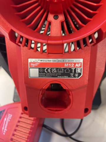 1051960-6 Compressor & fans with accessories - Milwaukee