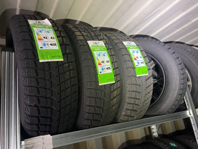 1051982-12 Däck sortiment cirka 20 uppsättningar