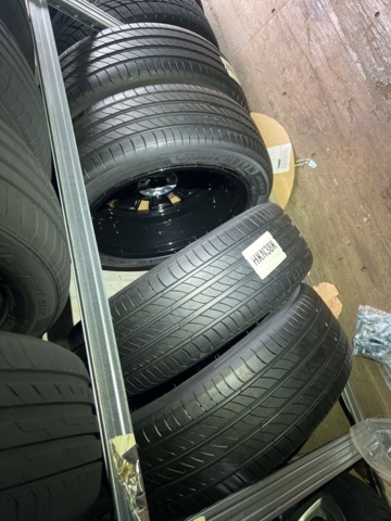 1051982-37 Däck sortiment cirka 20 uppsättningar