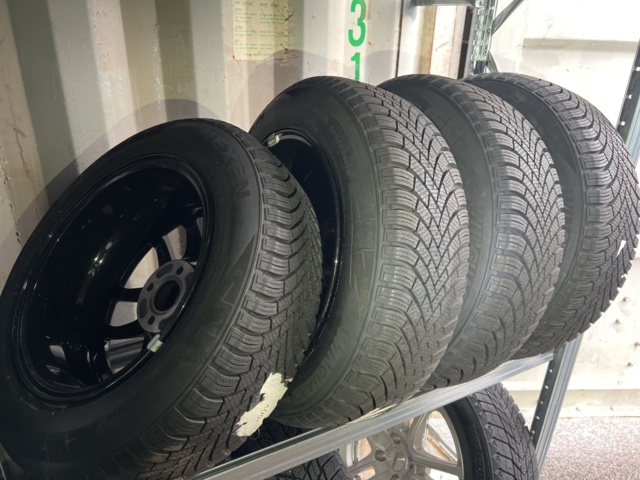 1051982-46 Däck sortiment cirka 20 uppsättningar