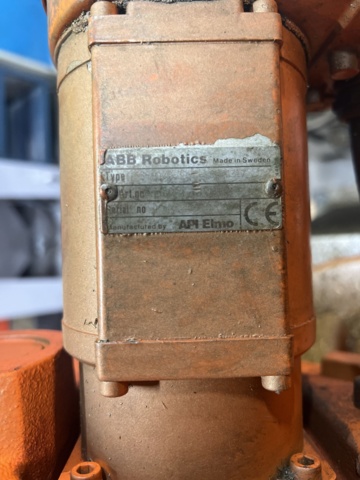 1069656-8 ABB IRB 1400 M2000 Robot