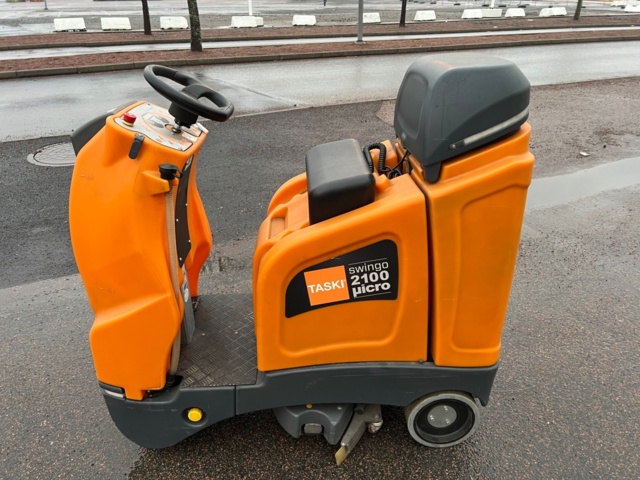 1051920-2 Combined scrubber Taski Swingo 2100µicro