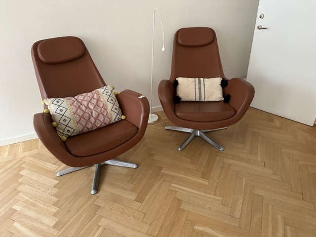 1071787-1 2 swivel armchairs Arvika Ikea