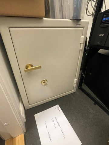 1161156-1 Safe - Zugil Z700