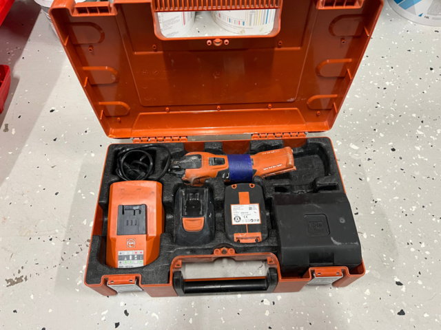 1149051-2 Collection of hand tools & accessories - Hilti