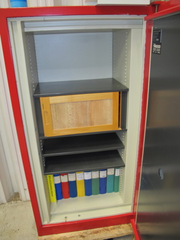 1159415-2 Safe Hadak