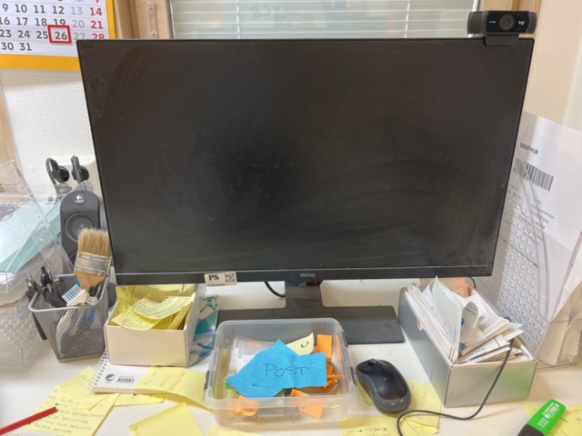 1131935-2 Computer kit with computer, screen, camera. speaker system and more