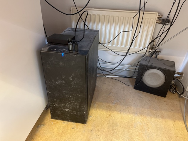 1131935-5 Computer kit with computer, screen, camera. speaker system and more