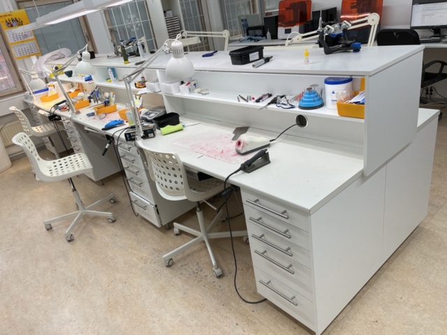 1131955-2 Workstations x6 with included dental equipment