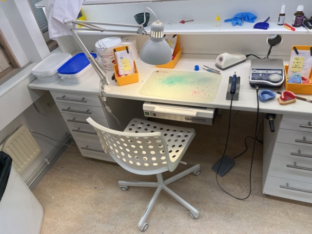 1131955-3 Workstations x6 with included dental equipment