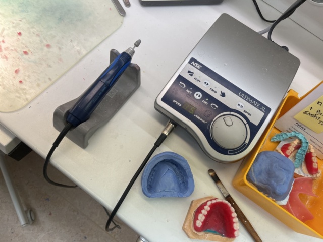 1131955-5 Workstations x6 with included dental equipment