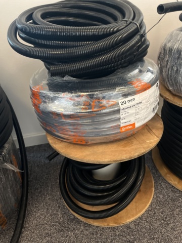 1146667-13 Part with cabling, flex pipe