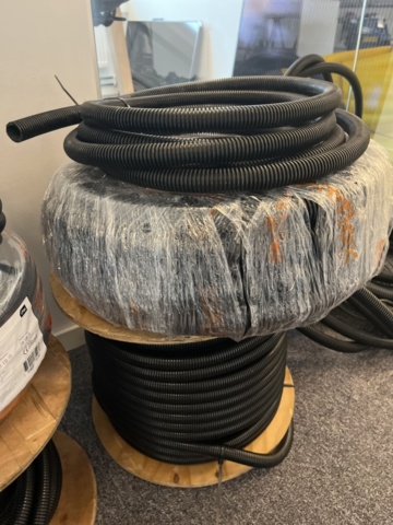 1146667-14 Part with cabling, flex pipe