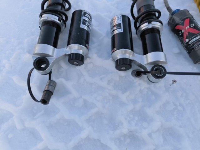 1128895-17 Stötdämpare för skoter