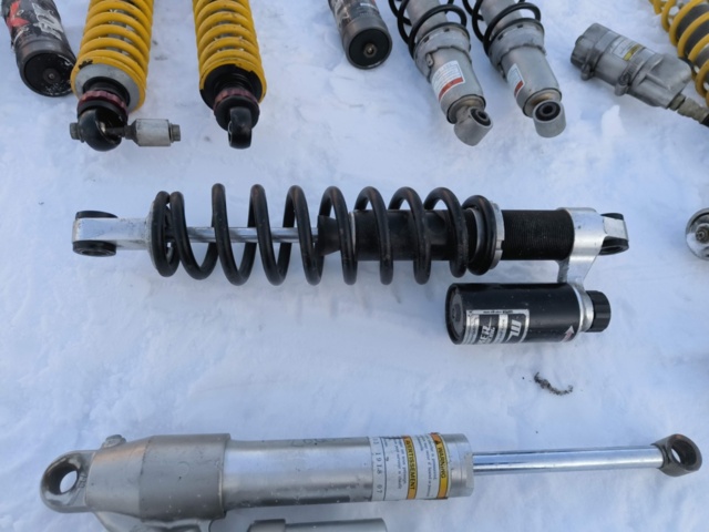 1128895-19 Stötdämpare för skoter