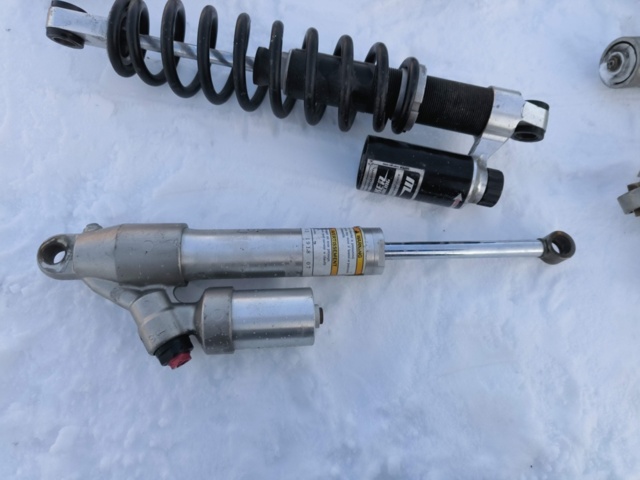 1128895-22 Stötdämpare för skoter