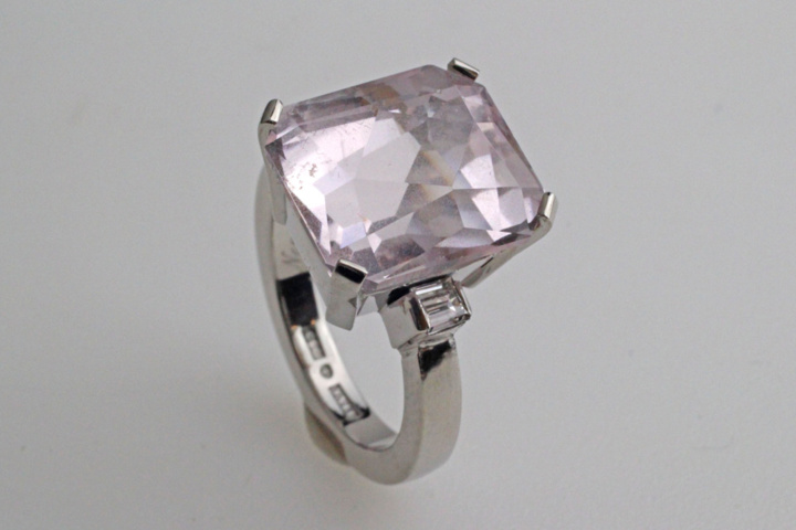 1165103-1 Ring 18K White Gold "Efva Attling" with Morganite and Diamonds