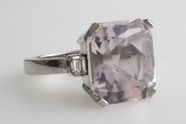 1165103-2 Ring 18K White Gold "Efva Attling" with Morganite and Diamonds