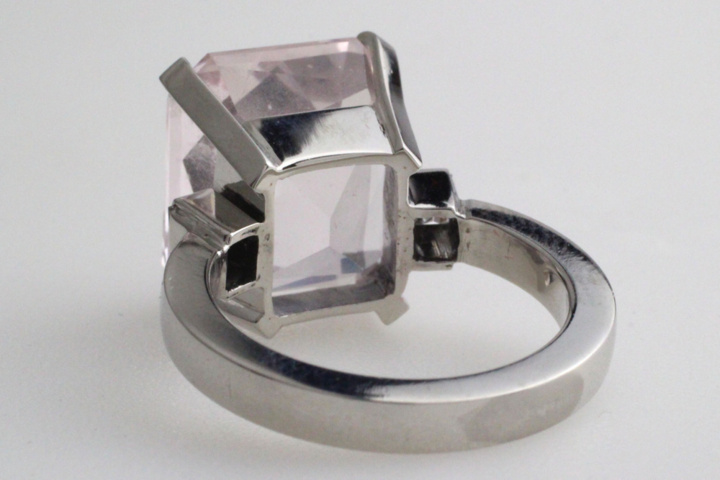 1165103-4 Ring 18K White Gold "Efva Attling" with Morganite and Diamonds